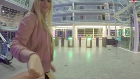 Видео Сын Трахает Маму В Волосатую Киску