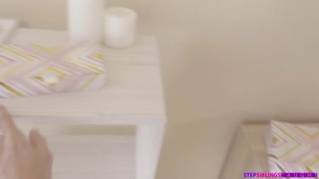 Секс Ютуб В Раздевалке Анимэ
