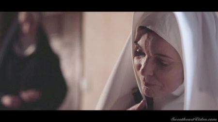 Видео Бабушка Цыганская П**** Волосатая