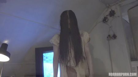 Молодой Девушке 18 Лет
