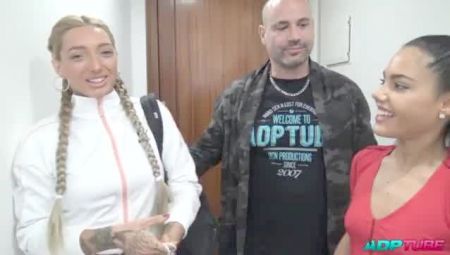 Маленькая Сестра Трахается С Братом